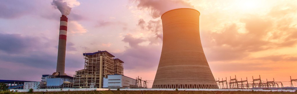 Power generation plant with cooling tower